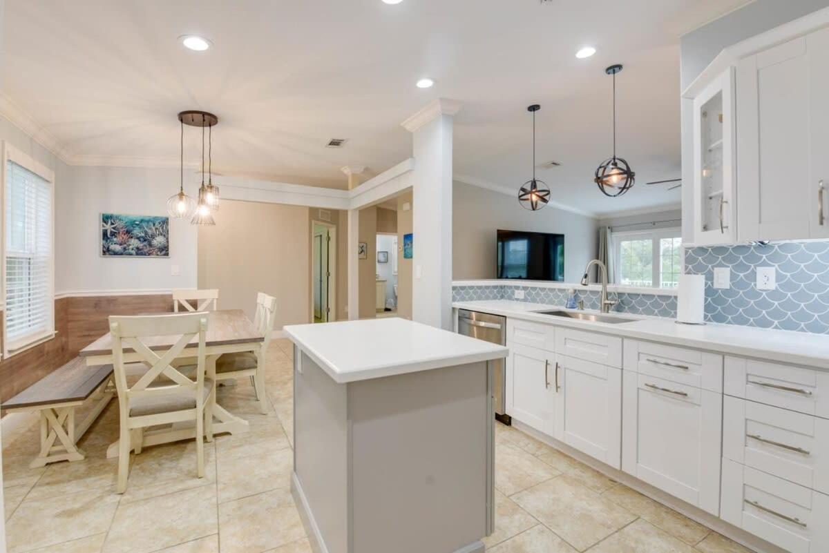 Loggerhead Lagoon - Modern Waterfront Home Pirates Cove ภายนอก รูปภาพ